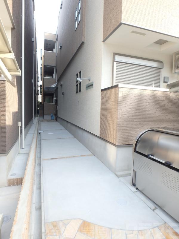 18/24 エントランス