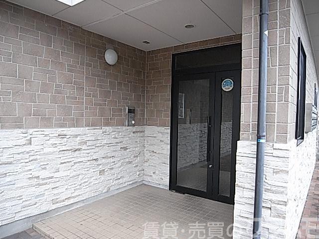 2/2 エントランス