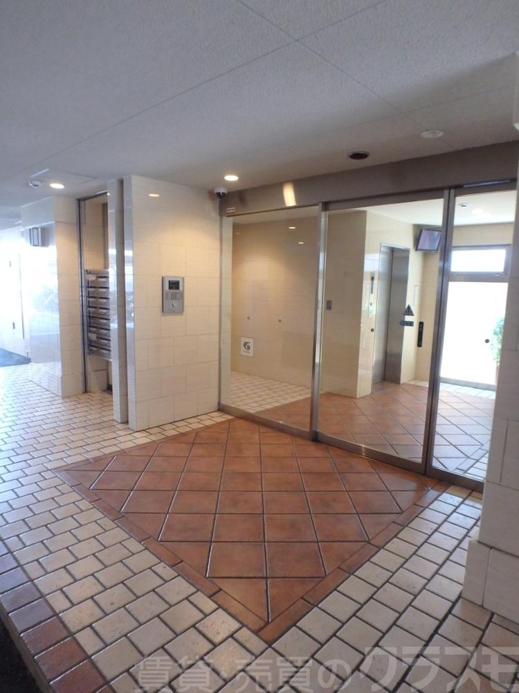 23/29 エントランス