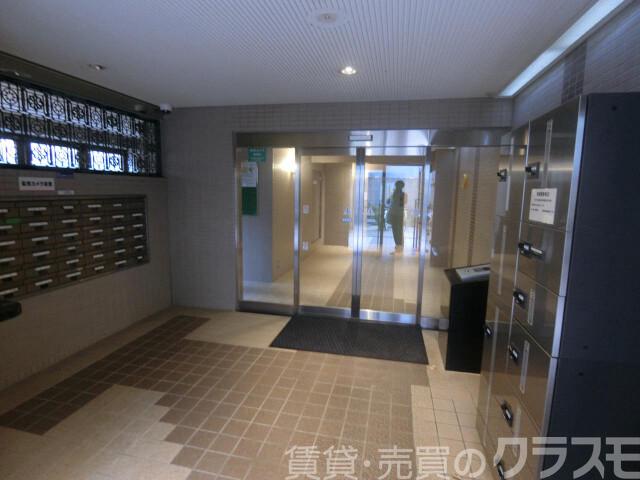 28/30 エントランス