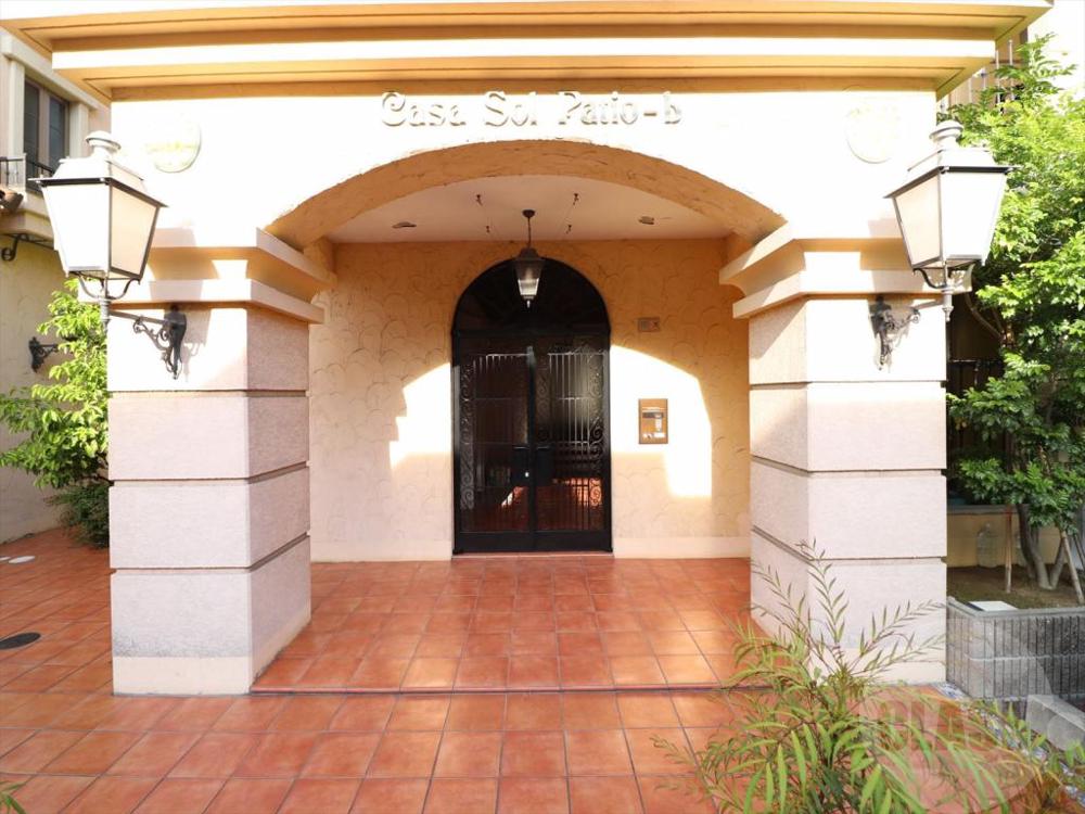 22/30 エントランス