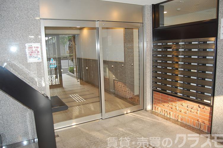 28/30 エントランス