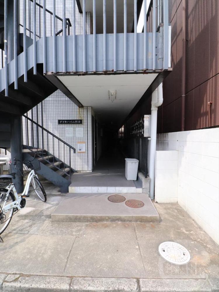 22/30 エントランス