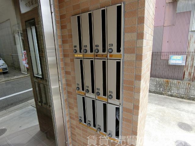 27/30 エントランス