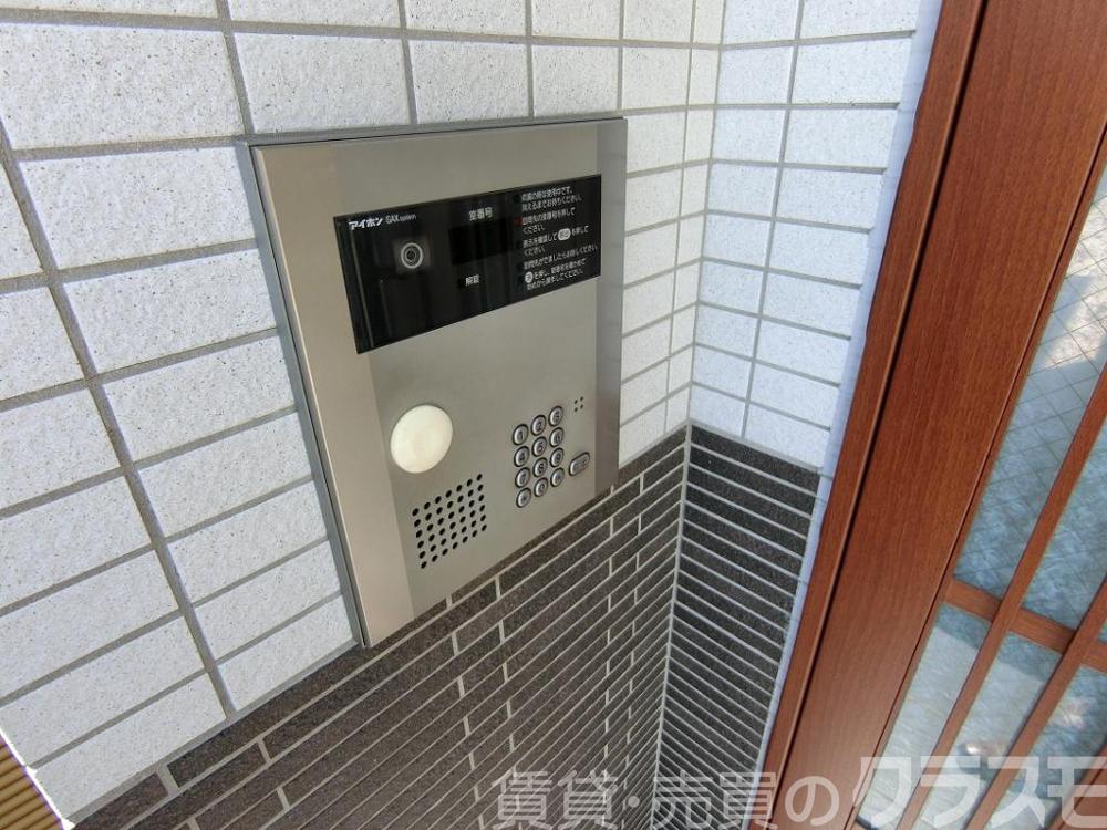 28/30 エントランス