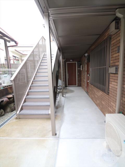 22/30 エントランス