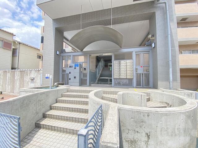 17/26 エントランス