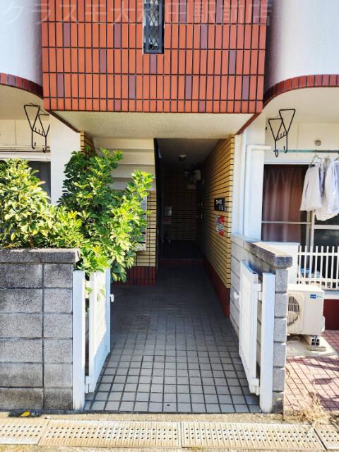 19/23 エントランス