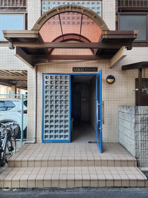 24/28 エントランス