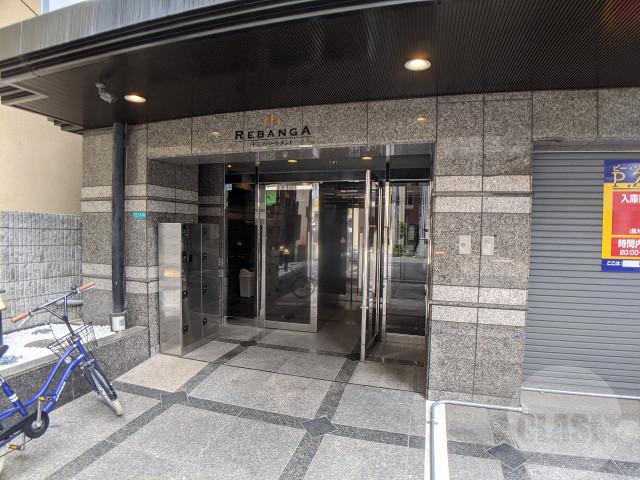 21/30 エントランス