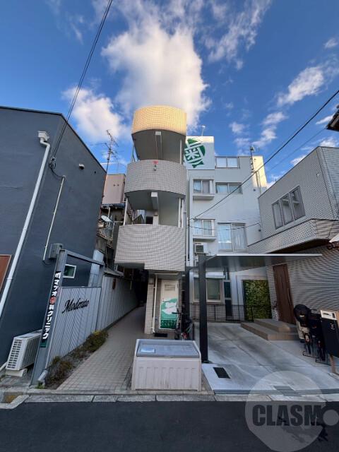 22/30 エントランス