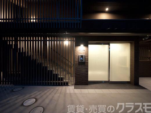 30/30 エントランス