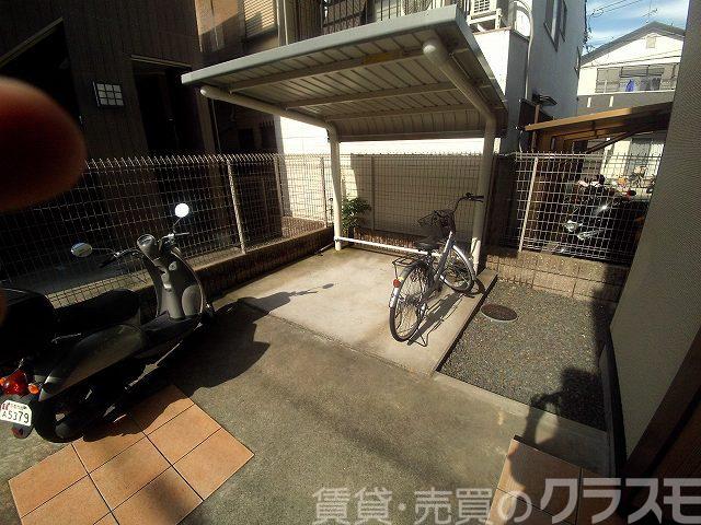 30/30 エントランス