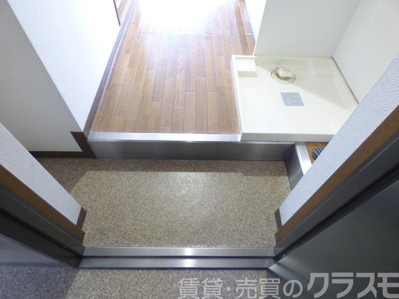 16/30 玄関