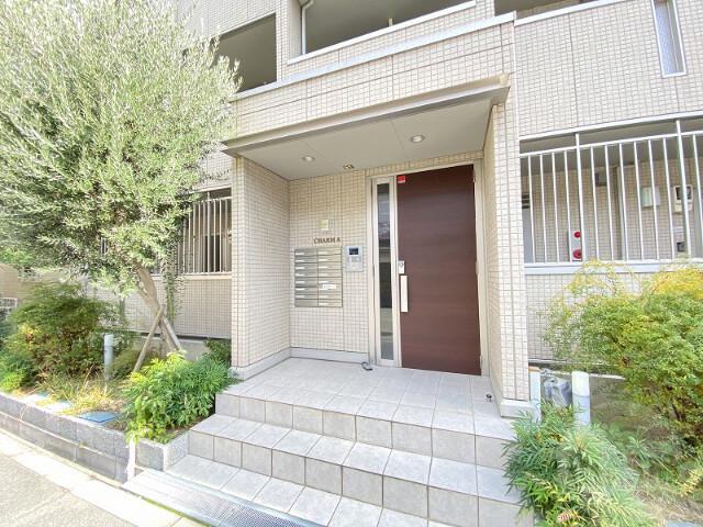 26/30 エントランス