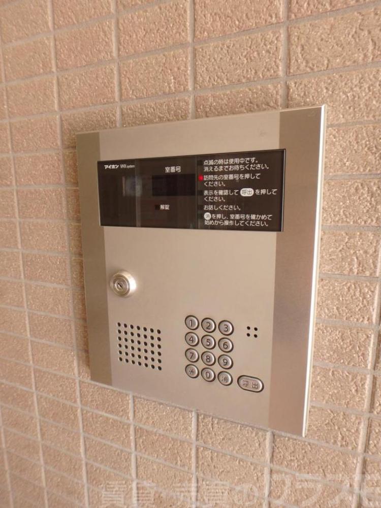 24/30 エントランス