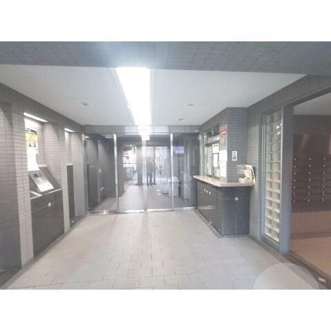 13/22 エントランス