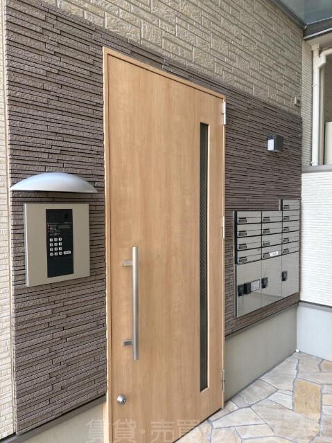 18/29 エントランス