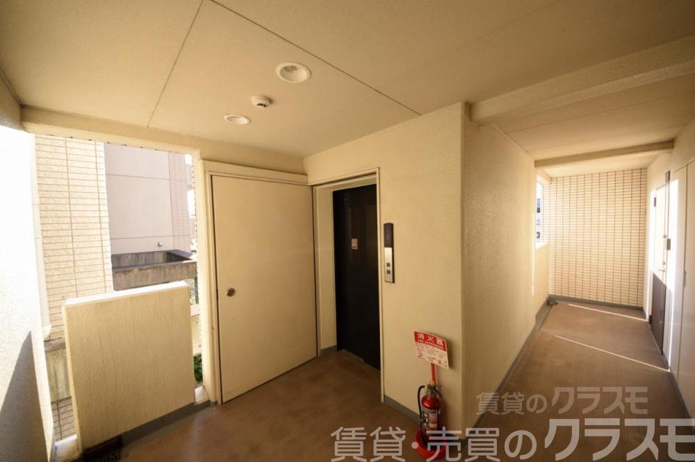 2/3 エントランス