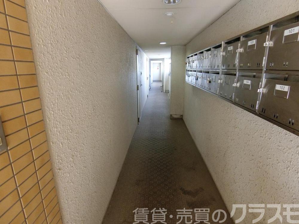 28/30 エントランス