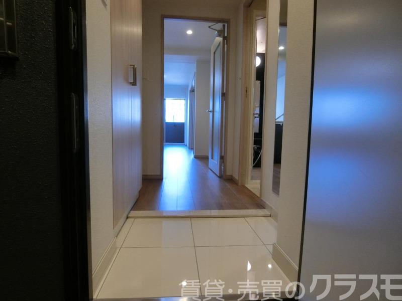 16/30 玄関