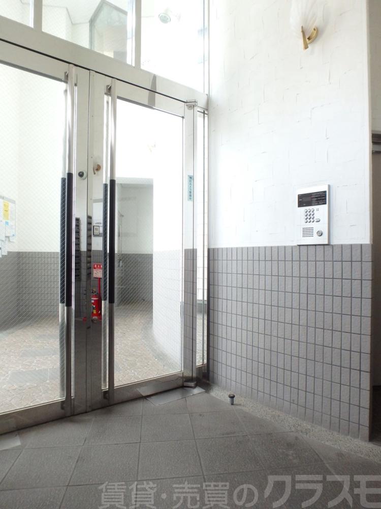 22/30 エントランス