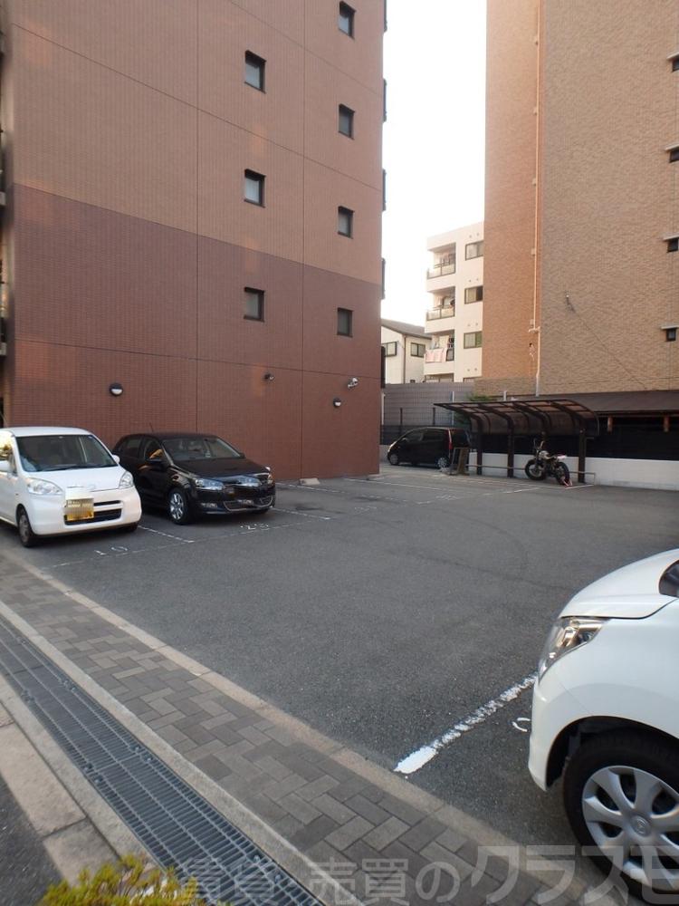 20/28 駐車場