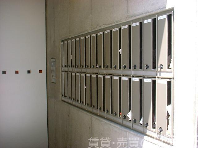 28/30 エントランス