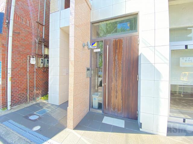 16/25 エントランス