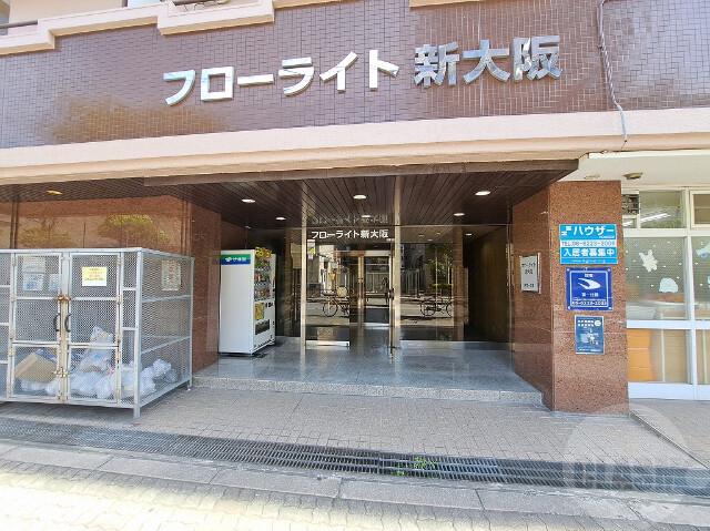 22/26 エントランス