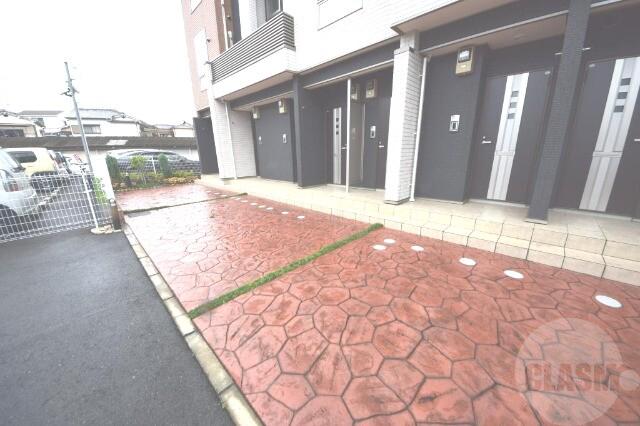 21/30 エントランス