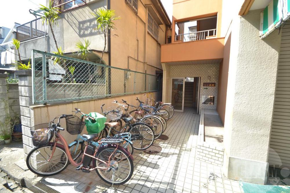 19/28 エントランス