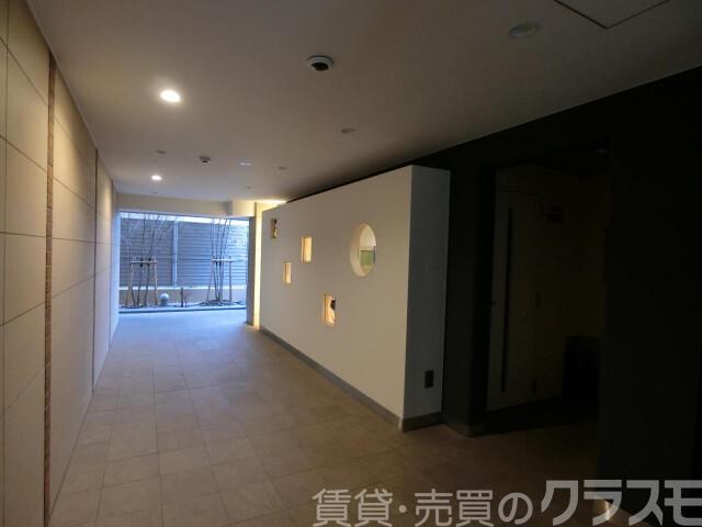 28/30 エントランス