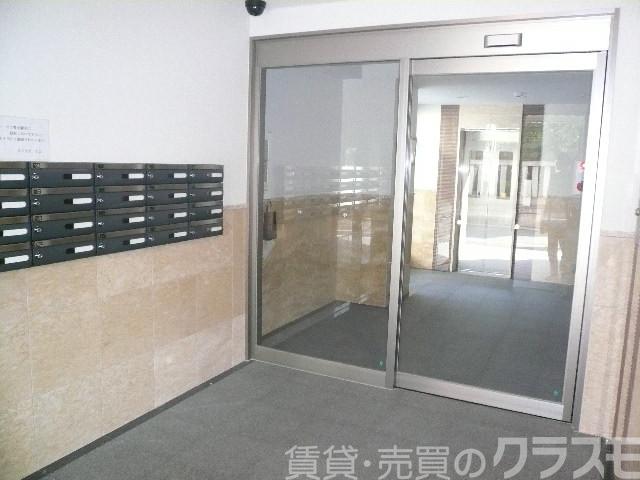 30/30 エントランス