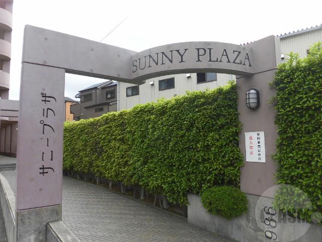 23/26 エントランス