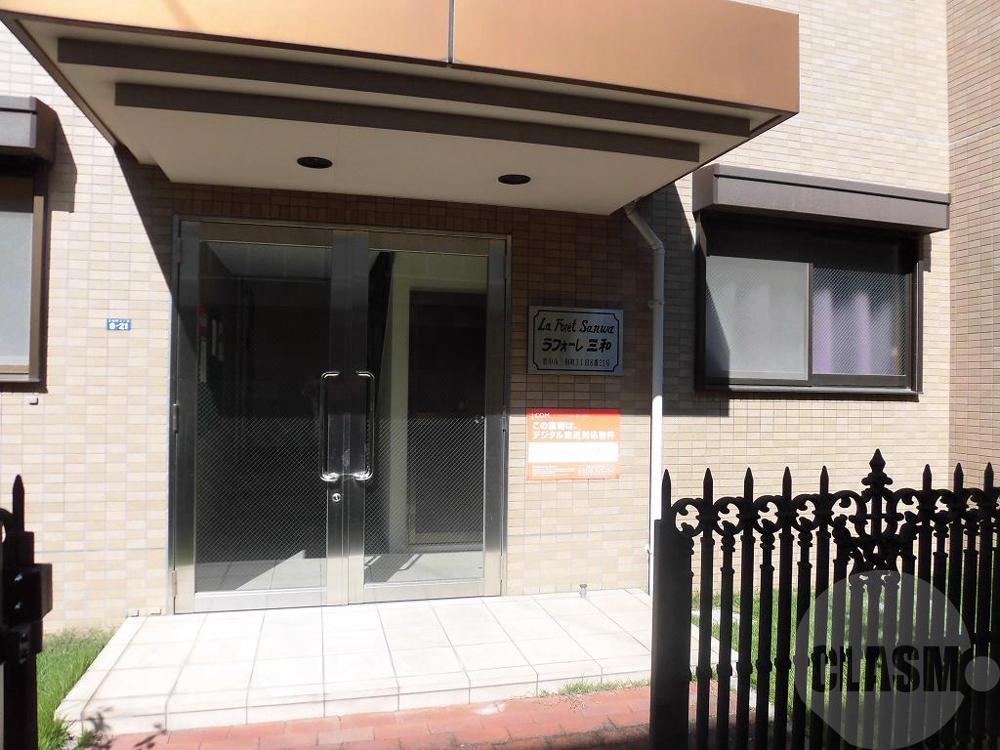 20/26 エントランス