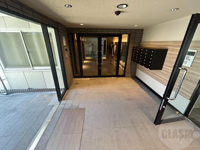 22/30 エントランス