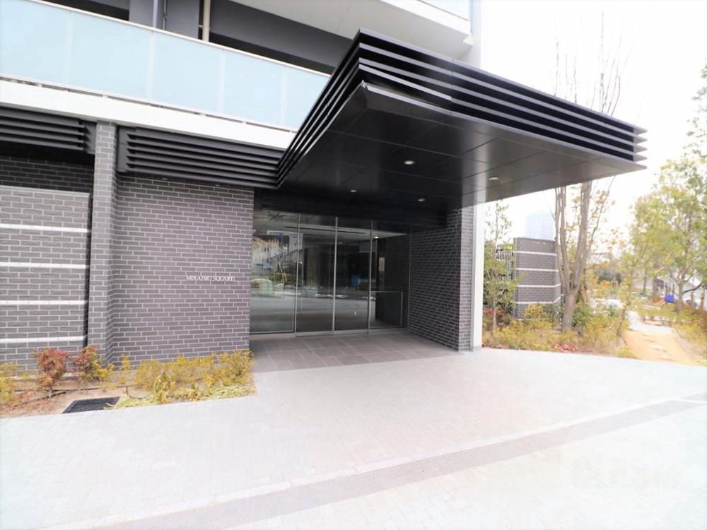 15/23 エントランス