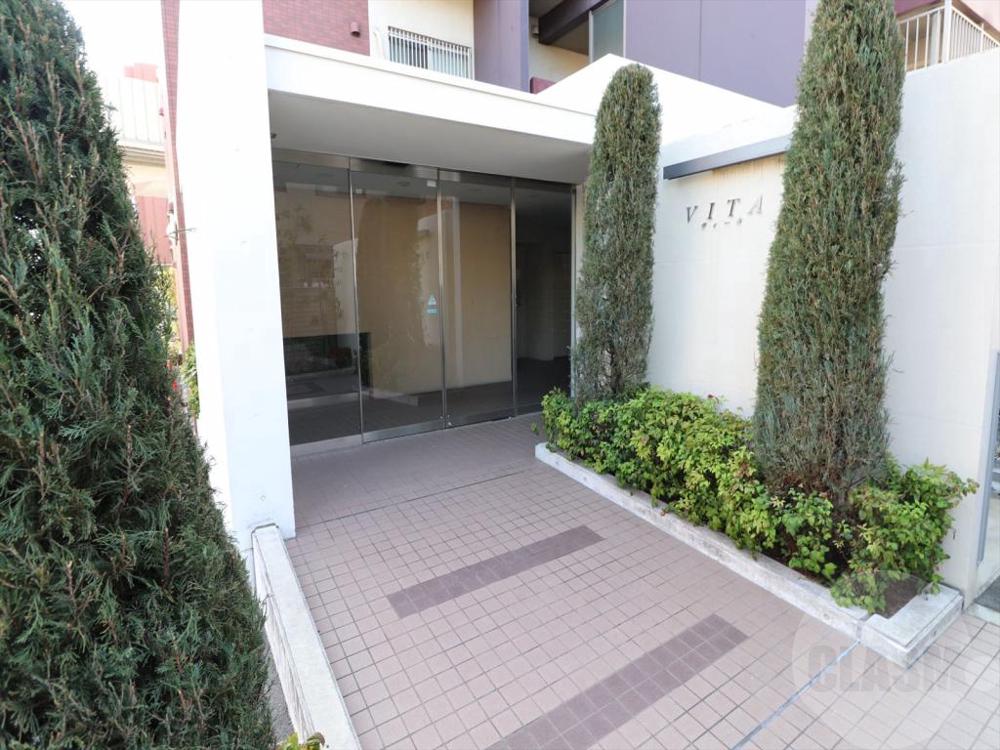 22/30 エントランス