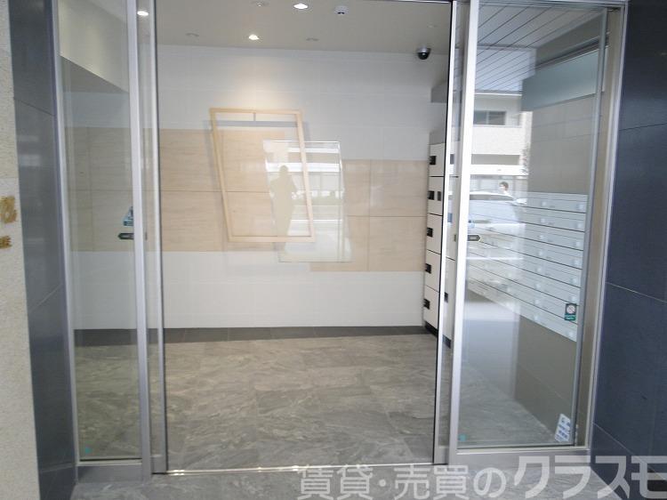 28/30 エントランス