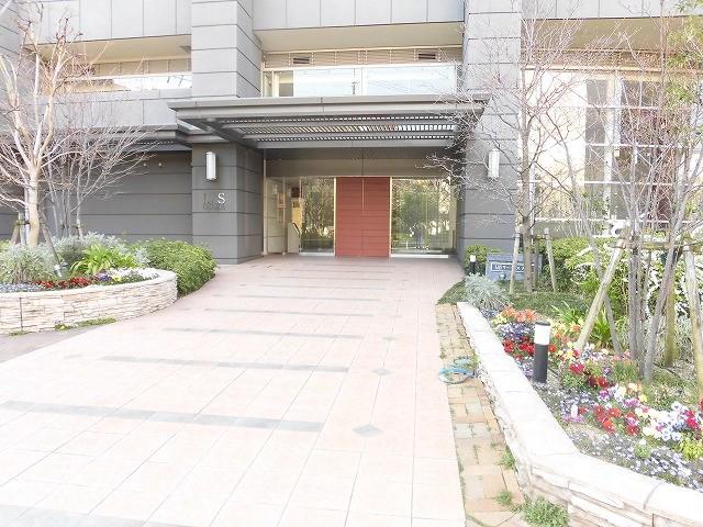 24/26 エントランス