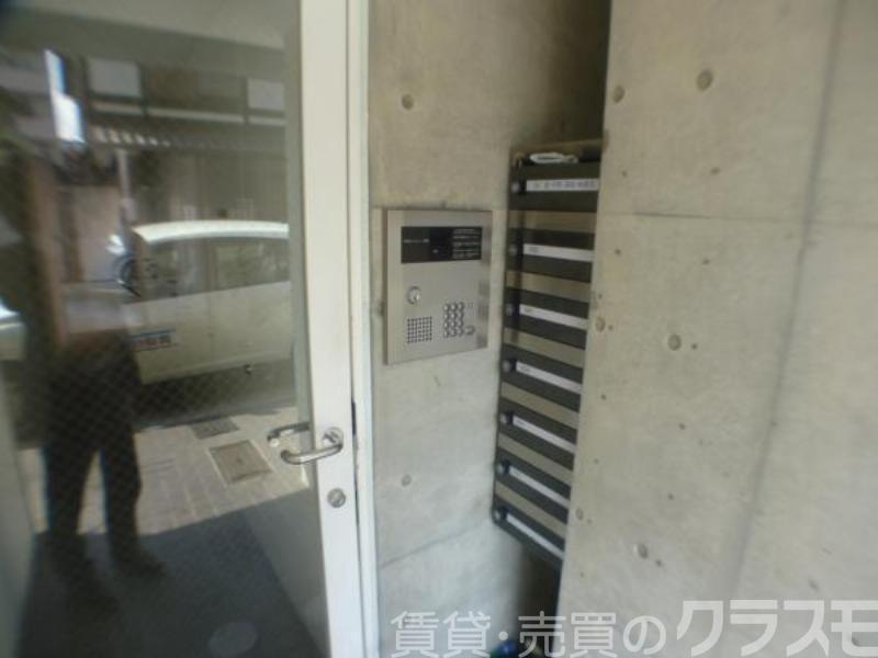 28/30 エントランス