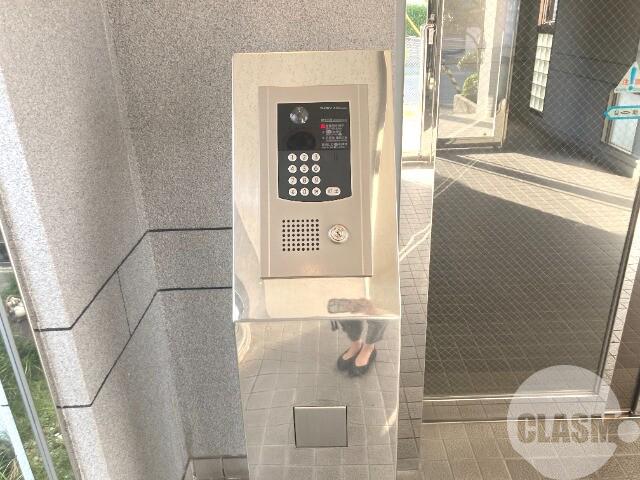 21/27 エントランス