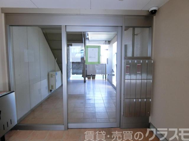 28/30 エントランス