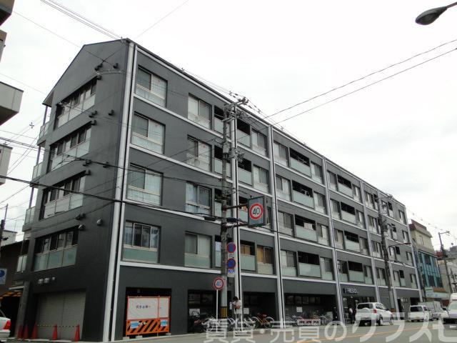 28/30 エントランス