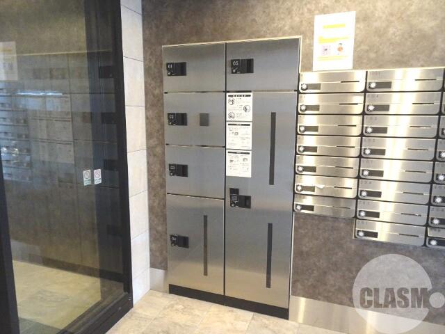 19/27 エントランス