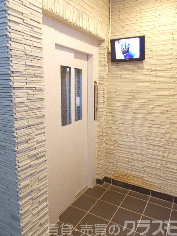 30/30 エントランス