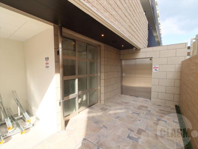 22/30 エントランス