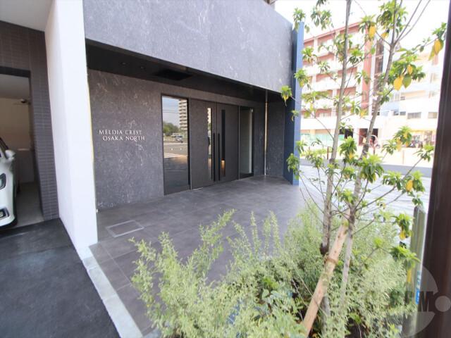 22/30 エントランス