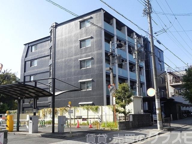 30/30 エントランス